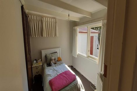 Photo of property in 209 Centaurus Road, Saint Martins, Christchurch, 8022