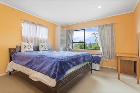 Photo of property in 21 Flaunty Place, West Harbour, Auckland, 0618