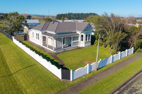 Photo of property in 16 Ross Street, Woodville, 4920