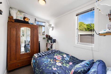 Photo of property in 10 Creagh Street, Te Awa, Napier, 4110