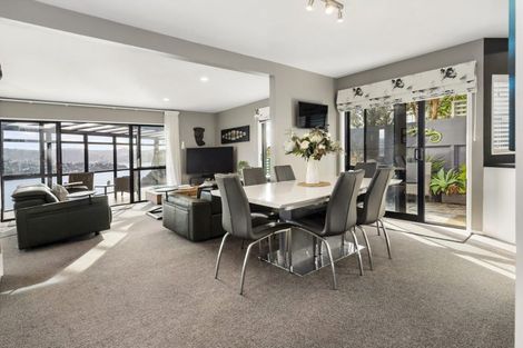 Photo of property in 115a Akaroa Drive, Maupuia, Wellington, 6022