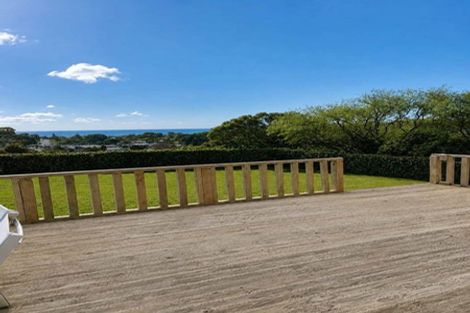 Photo of property in 44 Discovery Place, Marfell, New Plymouth, 4310