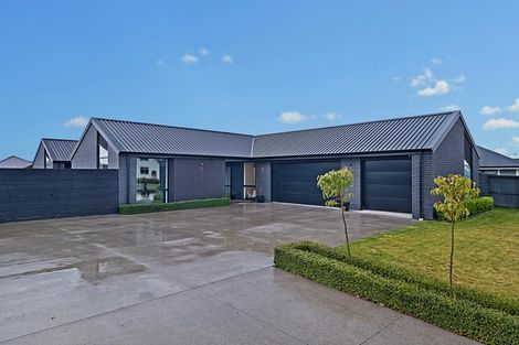 Photo of property in 18 Fairmont Rise, West Melton, 7618