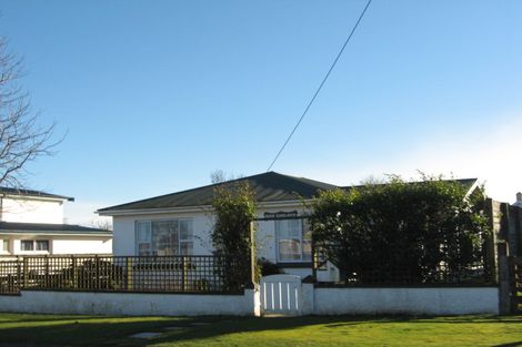 Photo of property in 16 Mary Street, Winton, 9720
