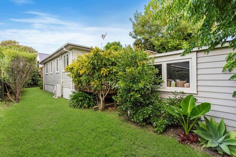 Photo of property in 4b Lancaster Road, Beach Haven, Auckland, 0626