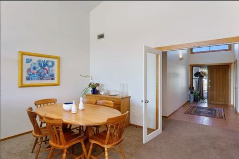 Photo of property in 7 Marewa Place, Waikanae Beach, Waikanae, 5036