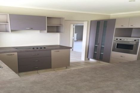 Photo of property in 98 Guildford Drive, Paraparaumu Beach, Paraparaumu, 5032