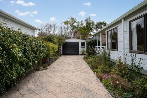 Photo of property in 42 Williams Street, Cambridge, 3434