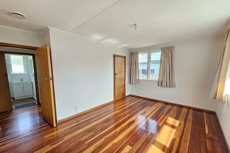 Photo of property in 15 Tawa Street, Tawa, Wellington, 5028