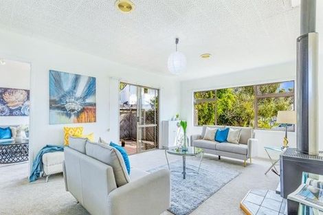 Photo of property in 30 County Road, Torbay, Auckland, 0630