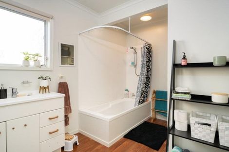 Photo of property in 144 Karewa Parade, Papamoa Beach, Papamoa, 3118