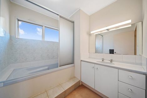 Photo of property in 1/7 Camden Place, Papatoetoe, Auckland, 2025