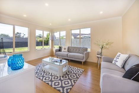 Photo of property in 1 George Deane Place, Greenhithe, Auckland, 0632