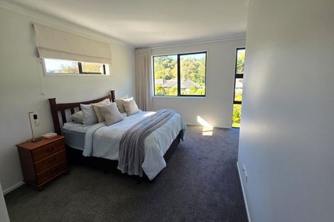 Photo of property in 52 Martingale Drive, Whitby, Porirua, 5024