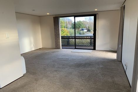 Photo of property in 10 Robert Grove, Paraparaumu, 5032