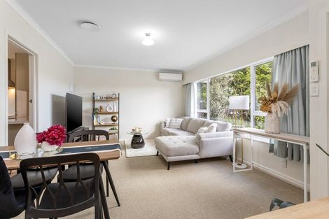 Photo of property in 2/1 Evelyn Place, Hillcrest, Auckland, 0627