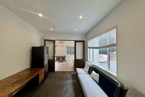 Photo of property in 31a Wairau Road, Forrest Hill, Auckland, 0627