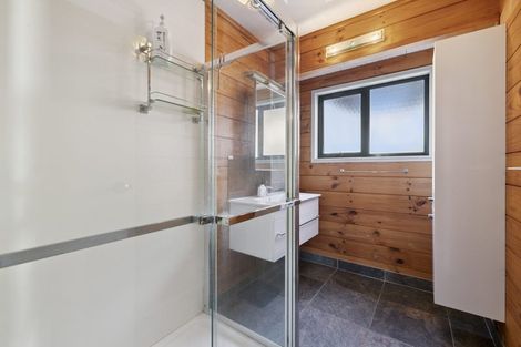 Photo of property in 5 Kaipara Crescent, Helensville, 0800