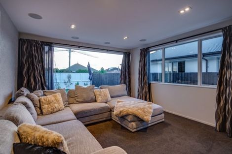 Photo of property in 33 Reginald Street, Burwood, Christchurch, 8083
