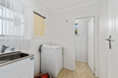 Photo of property in 1/28 Neal Avenue, Glenfield, Auckland, 0629