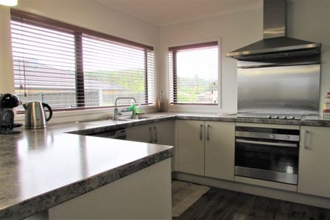 Photo of property in 42 Sunstone Crescent, Brown Owl, Upper Hutt, 5018