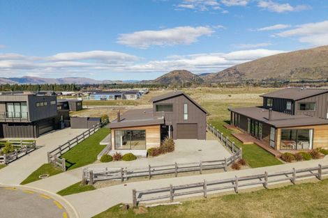 Photo of property in 5 Wallace Place, Wanaka, 9305