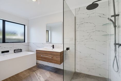 Photo of property in 72 Geneva Terrace, Kelvin Grove, Palmerston North, 4414
