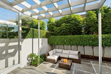 Photo of property in 9/4 Campbell Road, Takapuna, Auckland, 0622