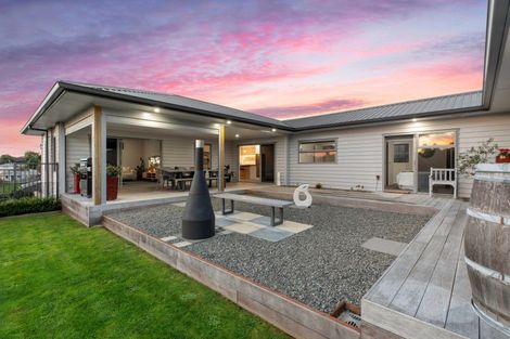Photo of property in 111 Oteki Park Drive, Welcome Bay, Tauranga, 3112