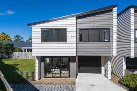 Photo of property in 29a Mackenzie Street, Te Atatu South, Auckland, 0610