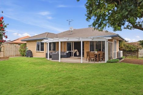 Photo of property in 8 Evergreen Glade, Papamoa Beach, Papamoa, 3118