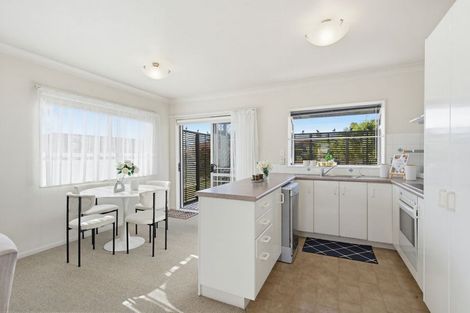 Photo of property in 52 Bodi Place, Te Atatu South, Auckland, 0610