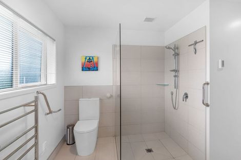 Photo of property in 8 Bayview Park Lane, Orewa, 0931