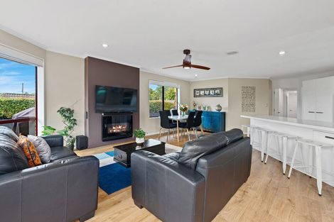 Photo of property in 101 Te Wharau Drive, Greenhithe, Auckland, 0632