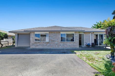 Photo of property in 3/2 Doment Crescent, Orewa, 0931