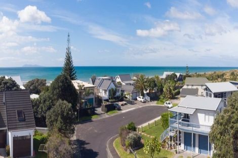 Photo of property in 6 Glen Isla Place, Waihi Beach, 3611