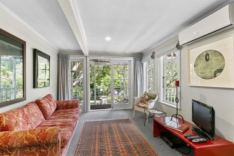 Photo of property in 31 Maarama Crescent, Aro Valley, Wellington, 6021
