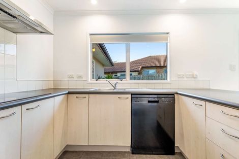 Photo of property in 6 Bibury Avenue, Henderson, Auckland, 0612