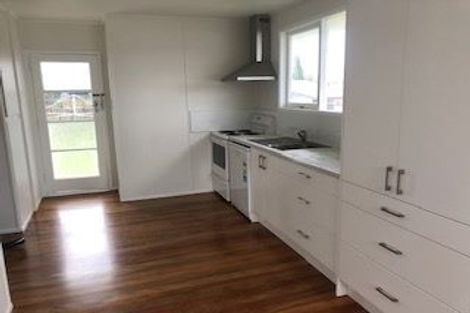 Photo of property in 13 Dalry Place, Mangere Bridge, Auckland, 2022