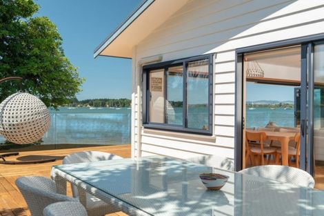 Photo of property in 12 Beach Grove, Omokoroa, 3114