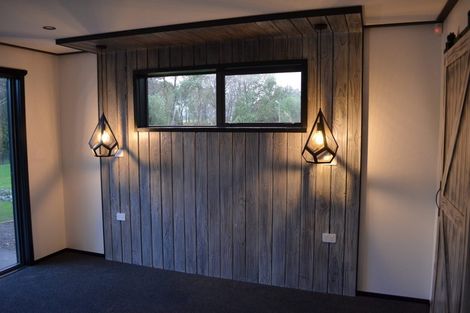 Photo of property in 112 Kawiu Road, Levin, 5510