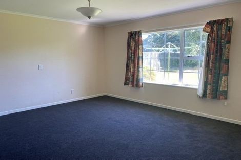 Photo of property in 16 Rosebank Avenue, Kelvin Grove, Palmerston North, 4414