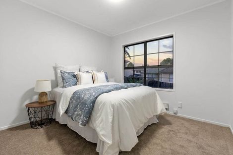 Photo of property in 28 Mcquarrie Avenue, Wattle Downs, Auckland, 2103