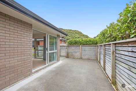Photo of property in 73 Riverstone Drive, Riverstone Terraces, Upper Hutt, 5018