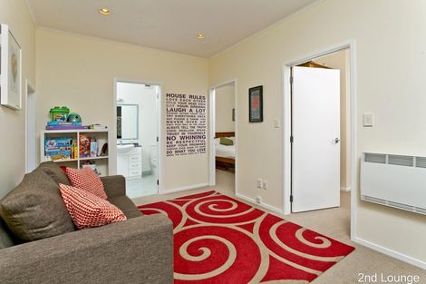 Photo of property in 49 Weatherly Road, Torbay, Auckland, 0630