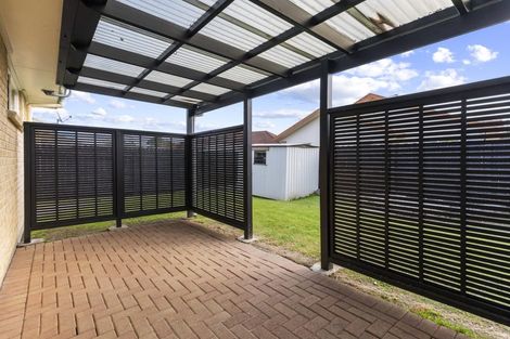 Photo of property in 11 Fernbrook Close, Burswood, Auckland, 2013