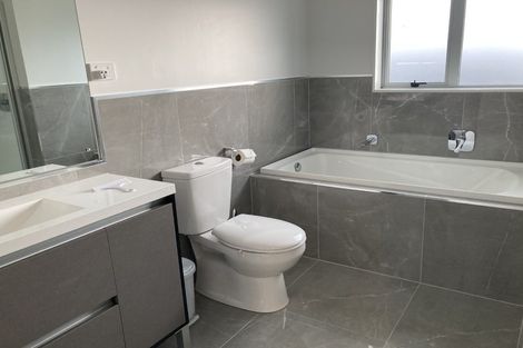 Photo of property in 37 Mettam Drive, Swanson, Auckland, 0614