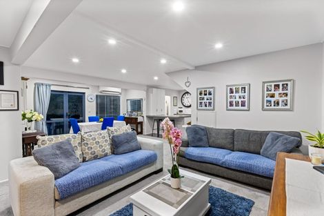 Photo of property in 28 Donald Street, Stanmore Bay, Whangaparaoa, 0932