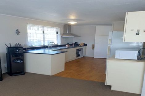 Photo of property in 15 Sabot Place, Massey, Auckland, 0614