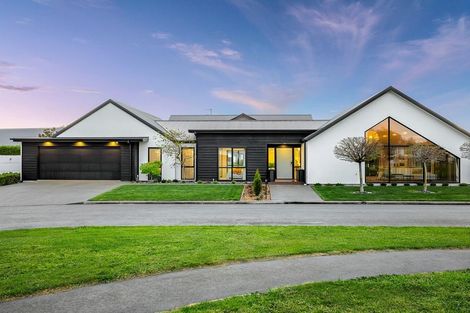 Photo of property in 6 Waitikiri Square, Parklands, Christchurch, 8083